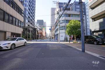 敷地南側の前面道路（東側から）