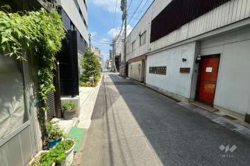 敷地南側の前面道路