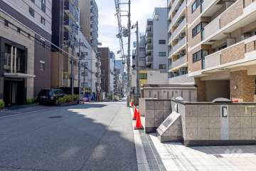 敷地南側の前面道路