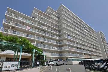 ユニライフ福島の外観（西側から）