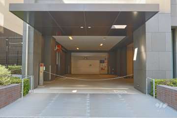 駐車場の出入り口（リングシャッター付き）