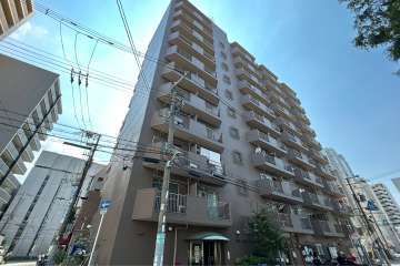 メゾン北梅田の外観（北側から）