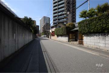 敷地南側の前面道路