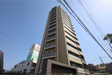 ユニハイムエクシア宝塚駅前の外観（北西側から）