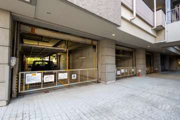 敷地内駐車場（屋内機械式）　　