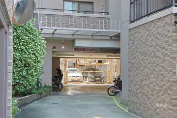 駐車場の出入り口