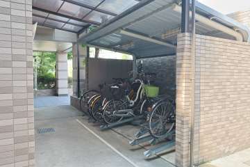 駐輪場（屋根付き）