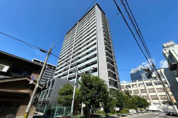 パークナード新梅田アーバンパレスの外観（南西側から）