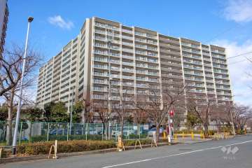 アワーズの外観（南東側から）