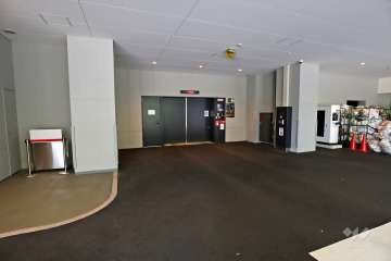 敷地内駐車場（屋内機械式）