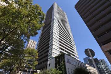 グランドメゾン新梅田タワーの外観（南西側から）