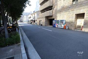 敷地南側の前面道路