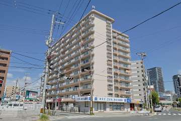 福島スカイハイツの外観（南西側から）