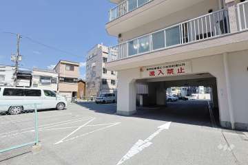 敷地内駐車場（屋外平面式）