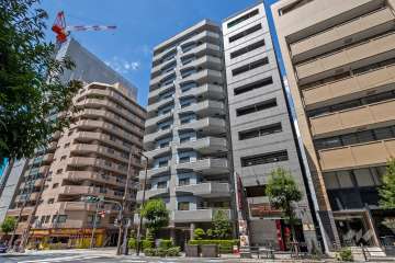 レジオン本町通ベルージュの外観（南側から）