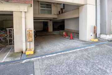 駐車場の出入り口