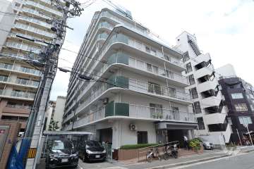 シャルマンコーポ第1谷町の外観（南西側から）