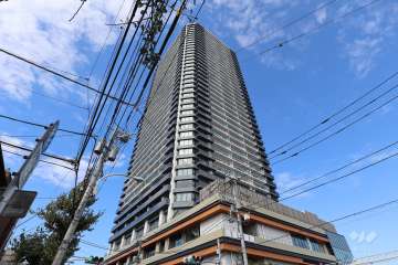 ザ・タワー十条の外観（南側から）