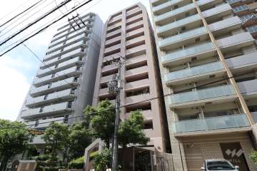 ファミール上町の外観（南東側から）