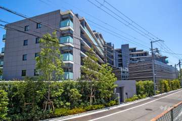 プラウド吹田の外観（北側から）