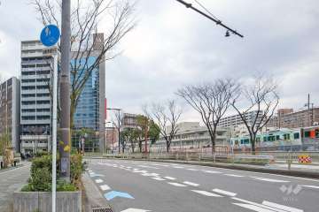 敷地北側の前面道路（東側から）