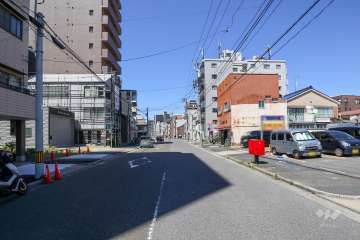 敷地東側前面道路（南側から）