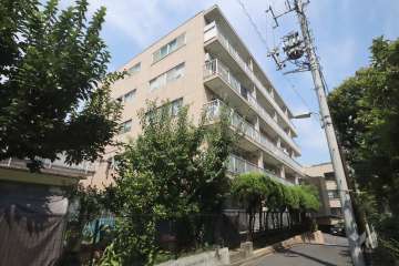 大井仙台坂マンションの外観(南側から)