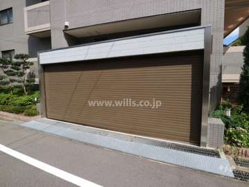 駐車場出入り口