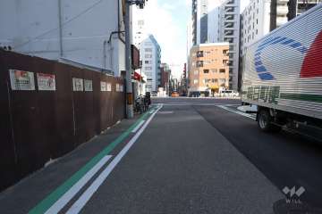 敷地北側の前面道路