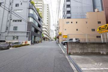 敷地北側の前面道路