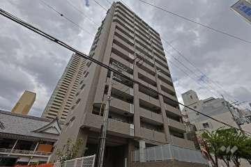 グランドハイツ龍造寺谷町六丁目の外観（南西側から）