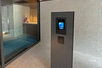 エントランスはオートロック付きです。