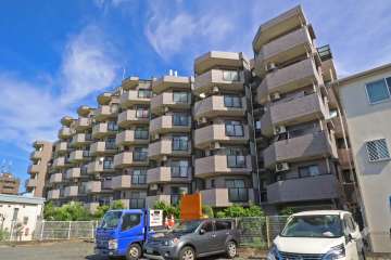 ナイスアーバン新川崎の外観（南西側から）