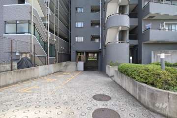 駐車場の出入り口