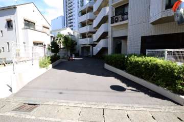 駐車場の出入り口