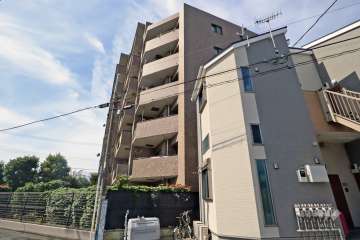 シティウインズ新川崎壱番館の外観（東側から）