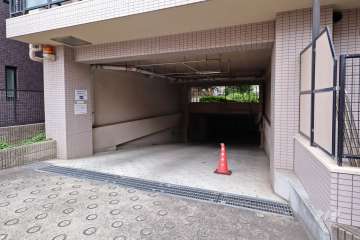 駐車場の出入り口