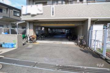 駐車場の出入り口　