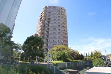 グレイスガーデン多摩川の外観（北東側から）