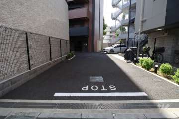 駐車場の出入り口