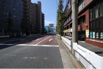 敷地南西側の前面道路