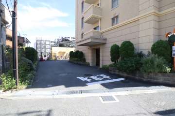 駐車場の出入り口