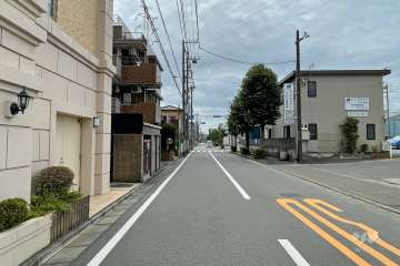敷地西側の前面道路　　