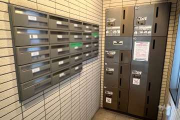 共用ポストと宅配ボックス