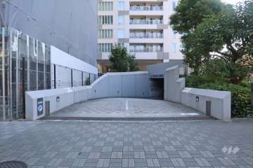 駐車場の出入り口