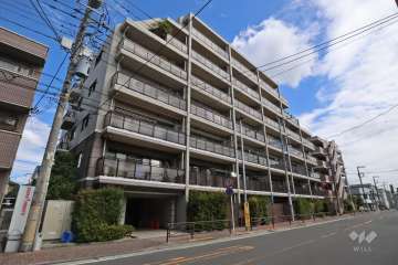 グランイーグル御幸公園の外観（南西側から）