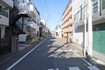 敷地南西側の前面道路