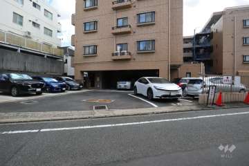 敷地内駐車場（屋外平面式・屋内平面式）