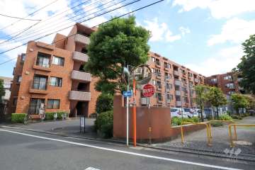 新川崎グランドハイツの外観(北西側から)