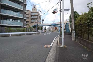 敷地北東側の前面道路　